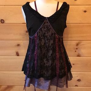 The Pyramid Collection Black and Purple Short Sleeve Top